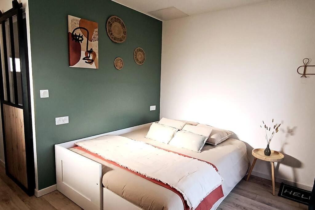 Chalet Cosy Avec Option Jacuzzi Saint-Genes-de-Fronsac Eksteriør billede